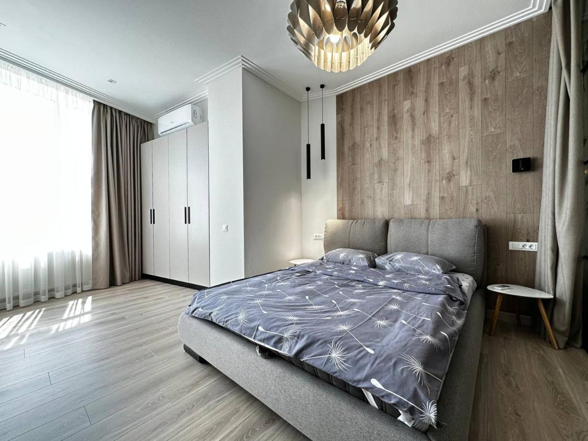 Sea Symphony 3-Bedrooms Lux Apartment Odessa Esterno foto